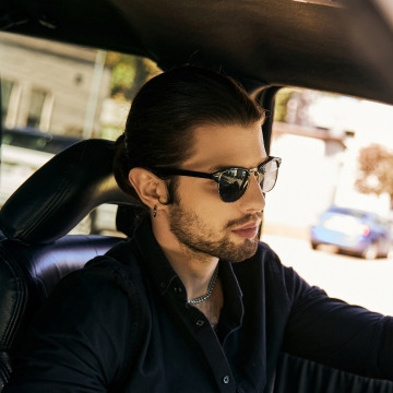 Professional chauffeur Cassian Roe